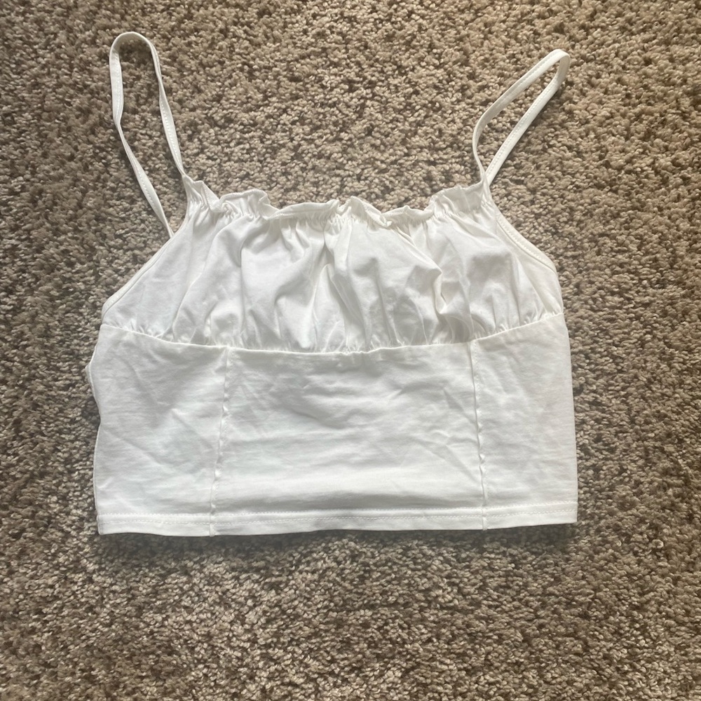 Size 4 Princess Polly Crop Top